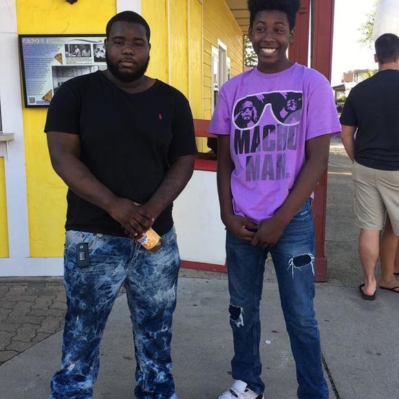 Meet your Posher, Lorenzo - Picture 1 of 1